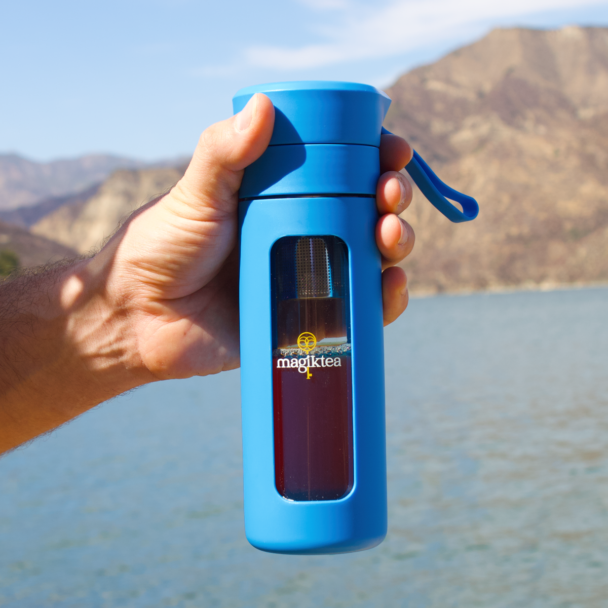 6-magikbrew-tea-infuser-bottle-lake-mountains-2.png